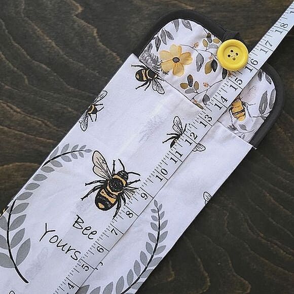 NWOT Bumblebee hanging tea towel - Picture 7 of 8